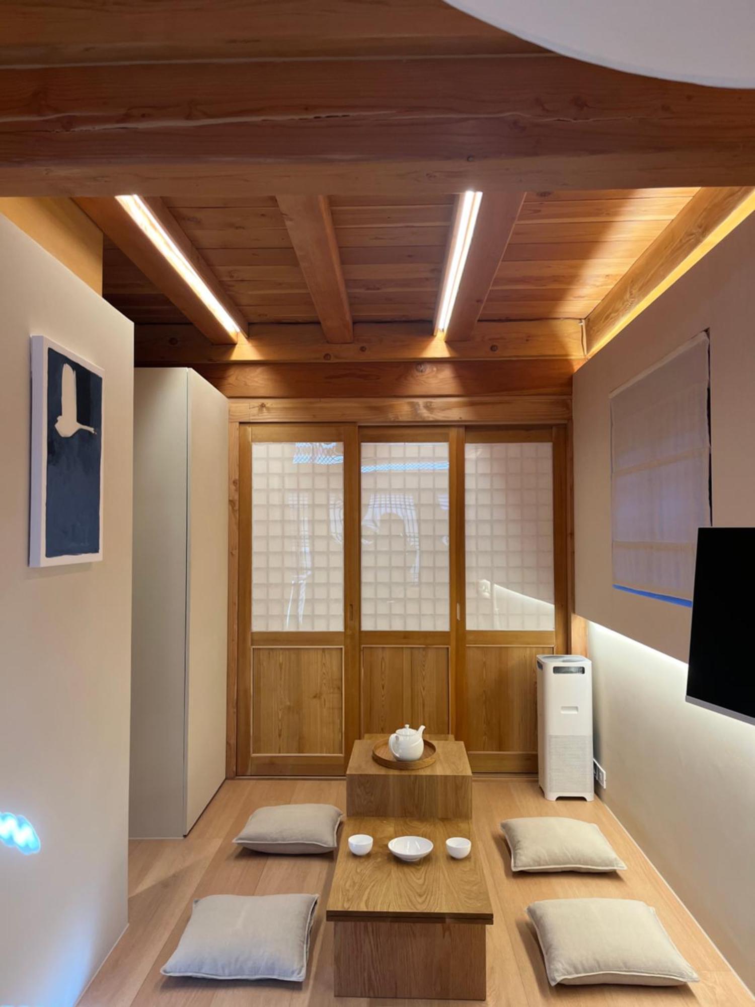 The Korean Traditional Hanok In Downtown Seoul For Convenient Public Transportation - Seoul Ari Exteriér fotografie