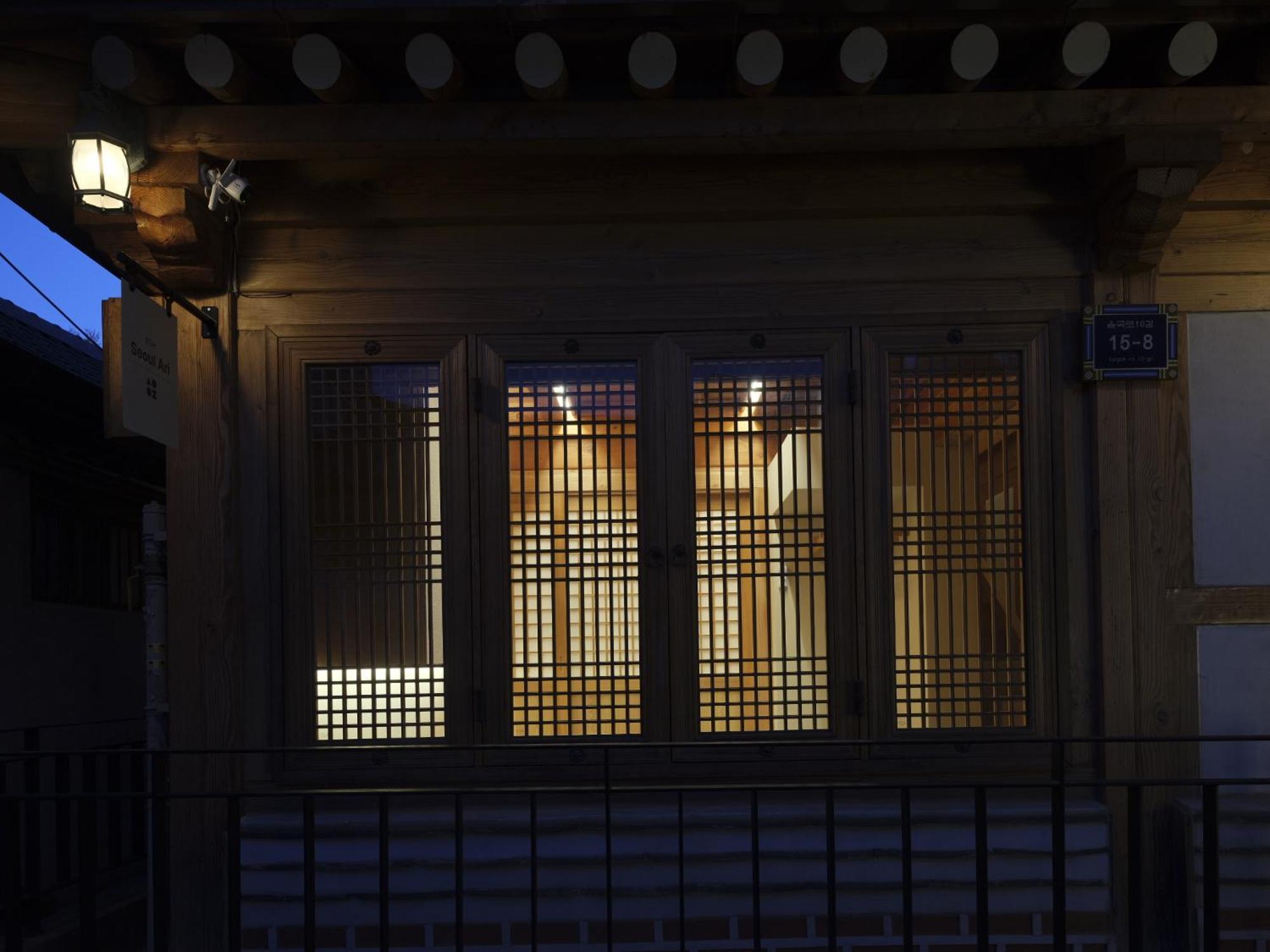 The Korean Traditional Hanok In Downtown Seoul For Convenient Public Transportation - Seoul Ari Exteriér fotografie
